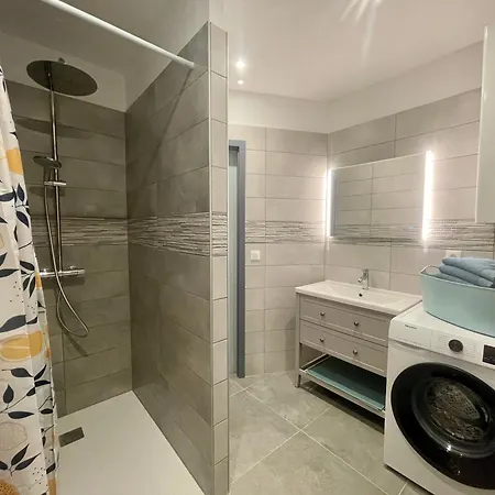 Des Oiseaux Apartment